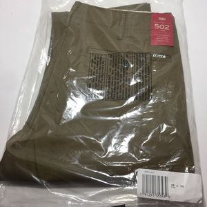 Levis 502 Regular Taper Chino, 30W x 30L